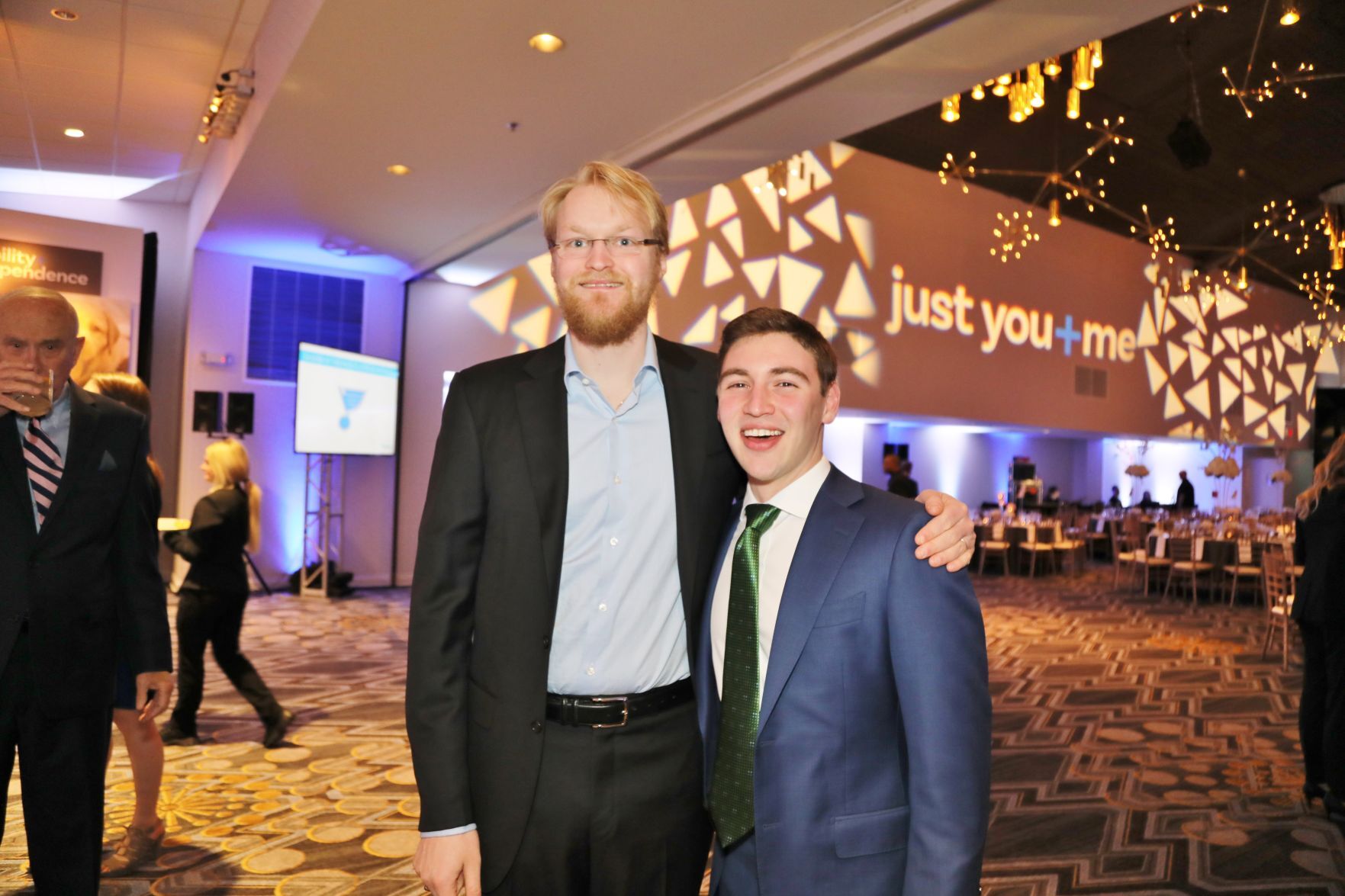 Porter Weeks, Damiel Shlten